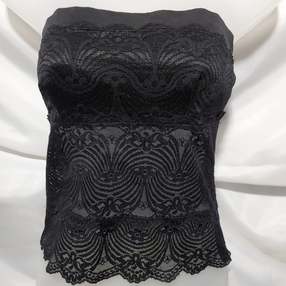 bebe Tops - EUC BEBE BLACK CROP/TUBE TOP W/LACE SIZE MEDIUM